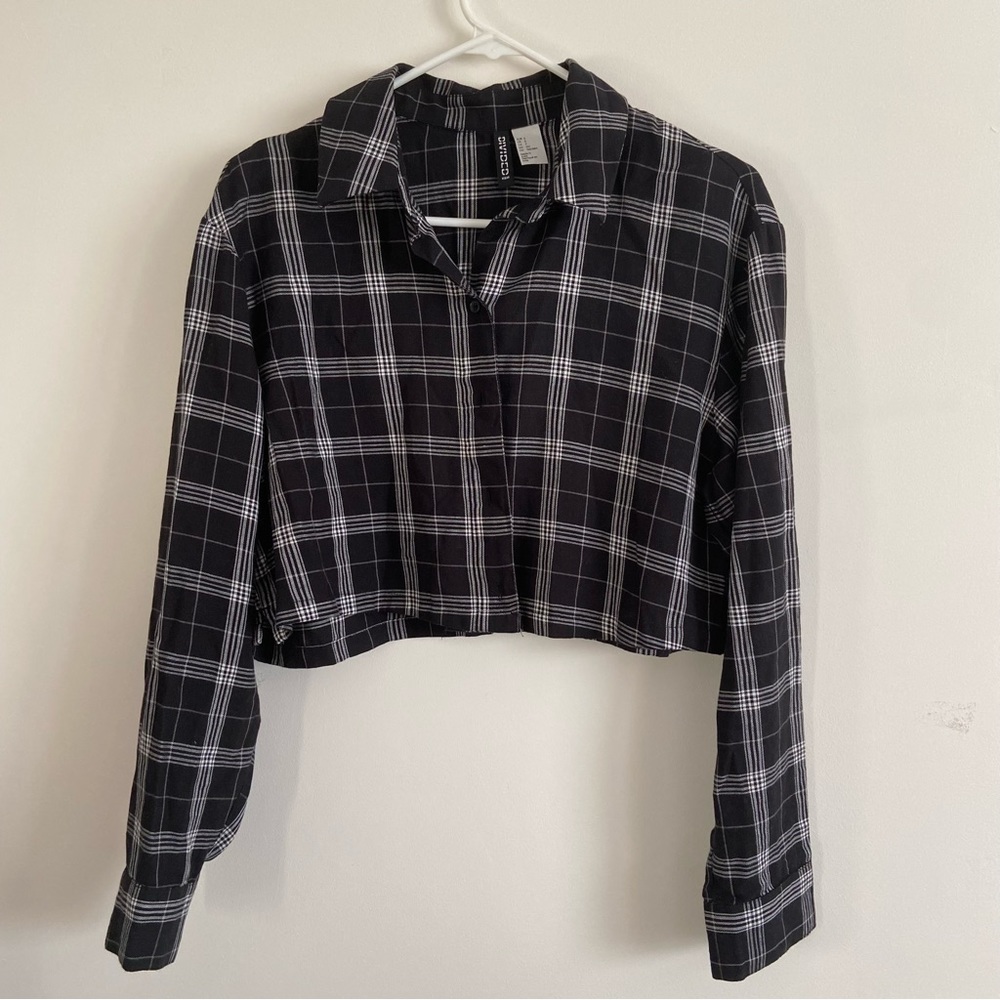 H&M Divided Blacks And White Women’s Tops